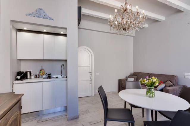 Lägenhet Trevi Luxury Maison *
